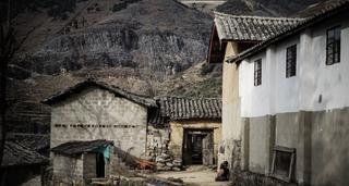 我国城中村改造相关政策:加大保障性住房建设和供给