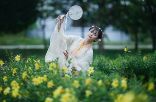 汉服行业:春节期间电商平台汉服搜索量暴涨 曹县汉服产业销售额超3亿元