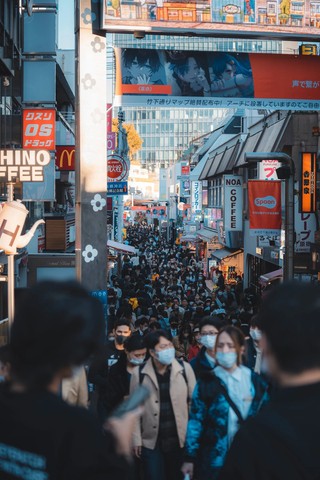 2023年我国互联网广告行业领先企业三维通信业务收入构成及优势分析