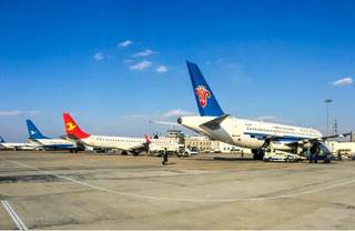 我国航空机场行业竞争现状:2024年上半年上海浦东机场客运量及货运量排名第一