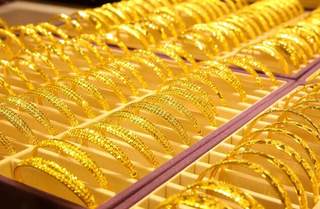 我国黄金饰品行业:高涨金价致使市场消费疲软 传统金店面临较大竞争压力